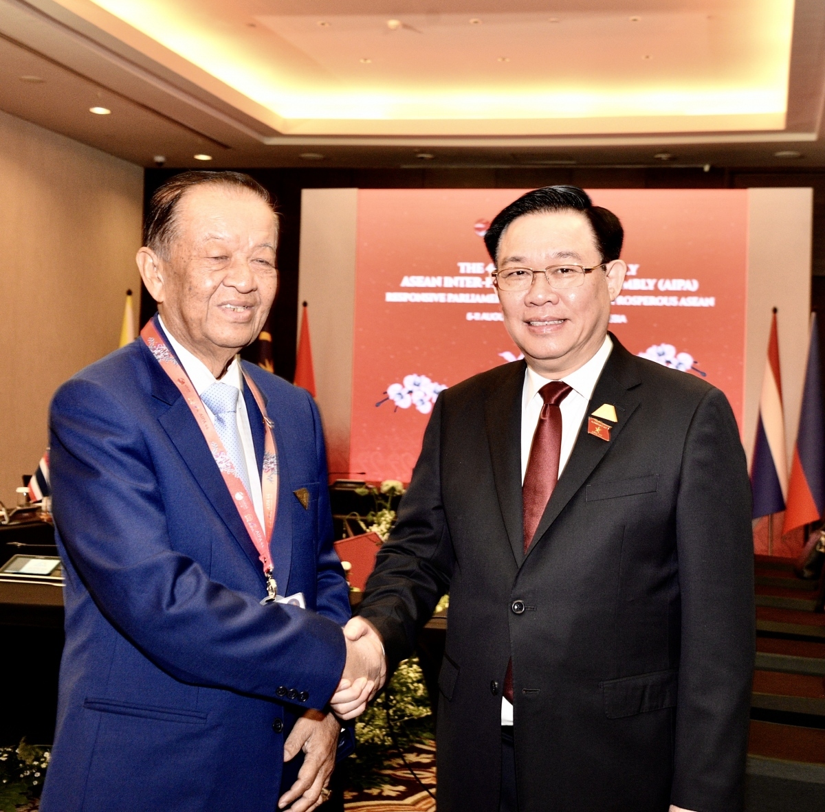 Top Vietnamese legislator meets with Thai House Speaker